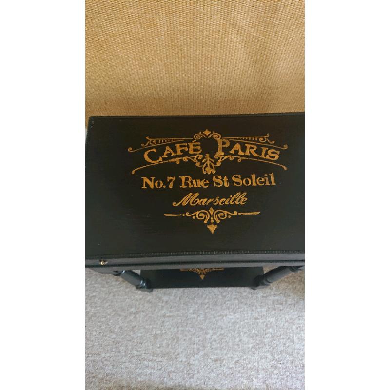 Cutlery box-chest