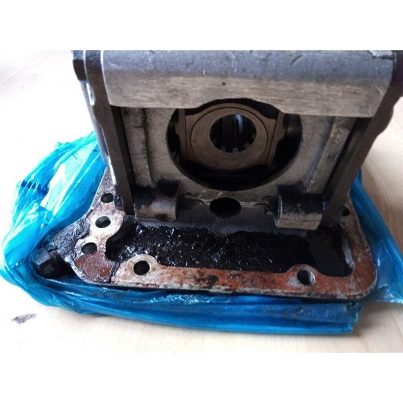 Ferguson tractor hydraulic pump
