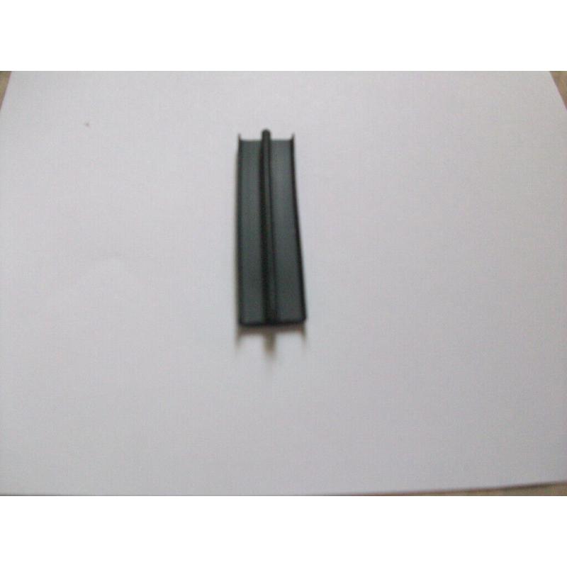 FOR 1 mtr OF ( QUALITY ) new t bar trim edging , for tables cabinet doors ect, colours are 16.5mm