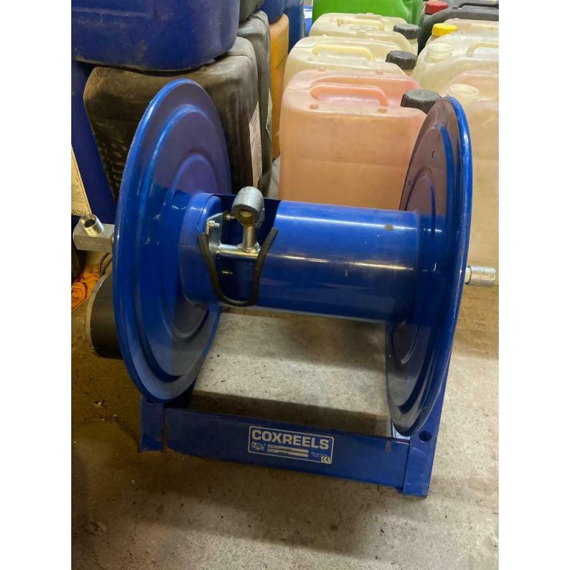 Electric rewind hose reel