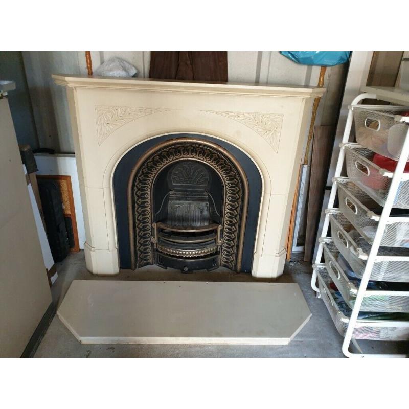 Cast iron fire place with gas fire