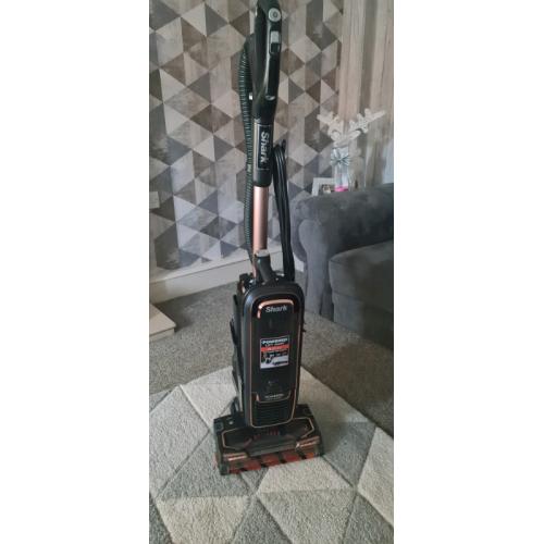Shark powered lift away duo, true pet hoover