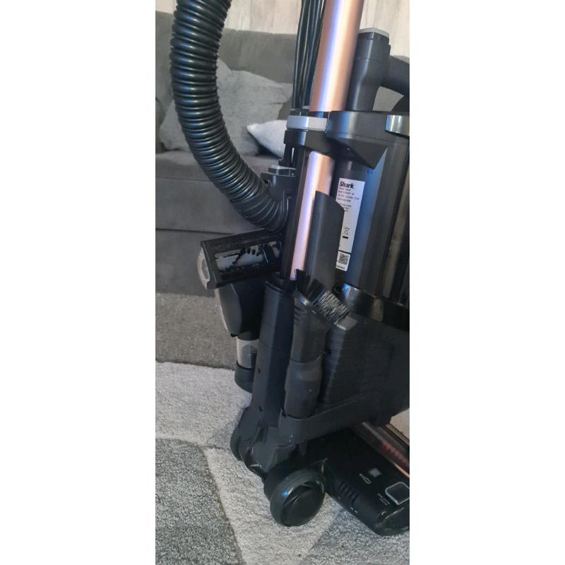 Shark powered lift away duo, true pet hoover