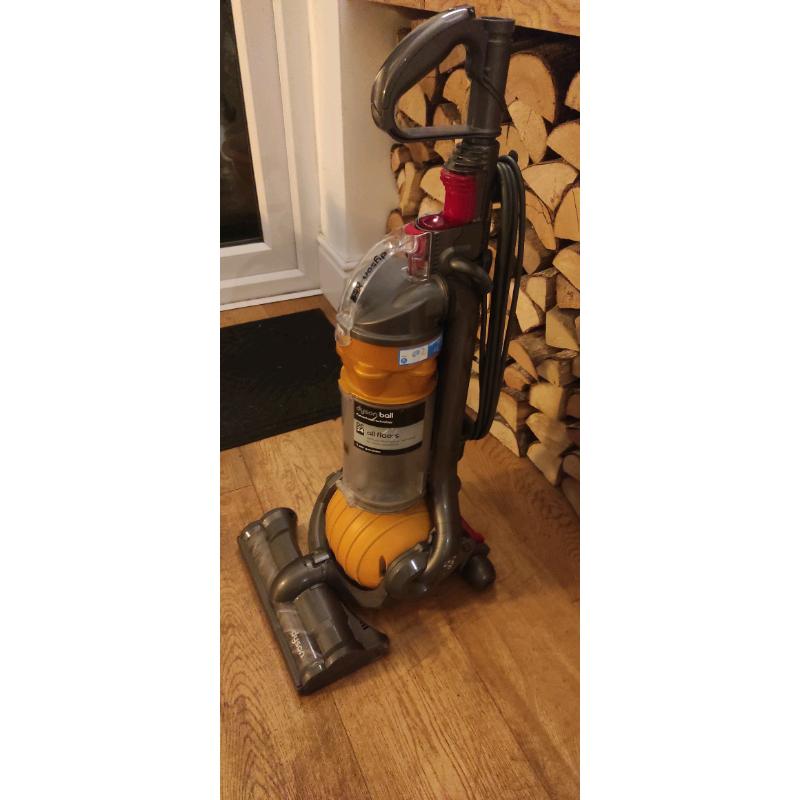 Dyson ball vacumn cleaner