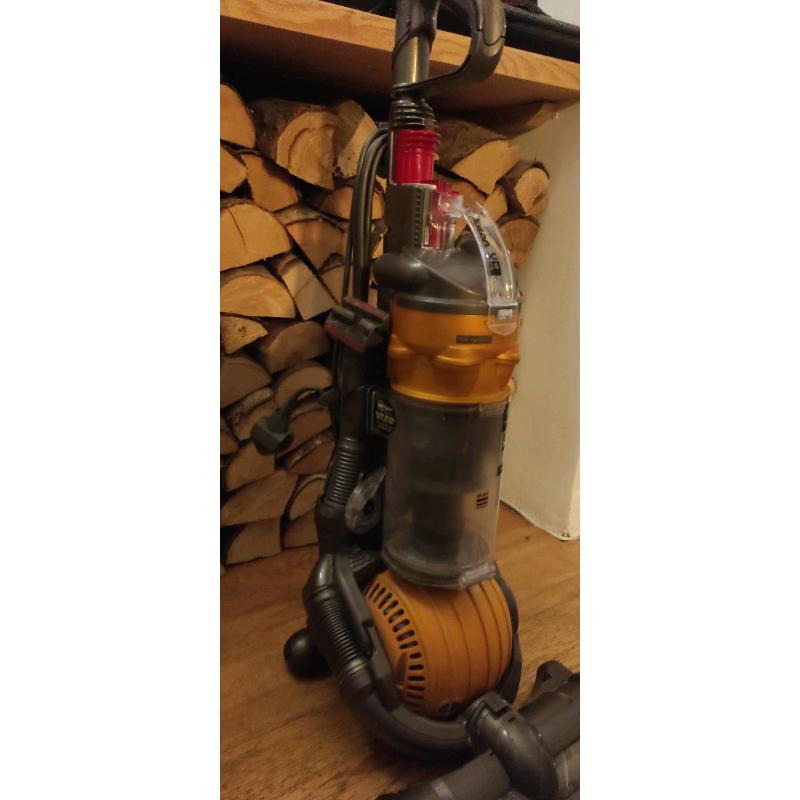 Dyson ball vacumn cleaner