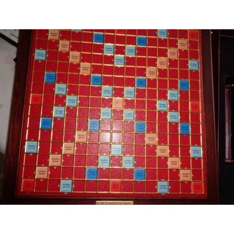 SCRABBLE DELUXE RARE EDITION GAME, WITH TURN TABLE. AS NEW