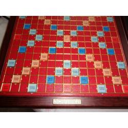 SCRABBLE DELUXE RARE EDITION GAME, WITH TURN TABLE. AS NEW