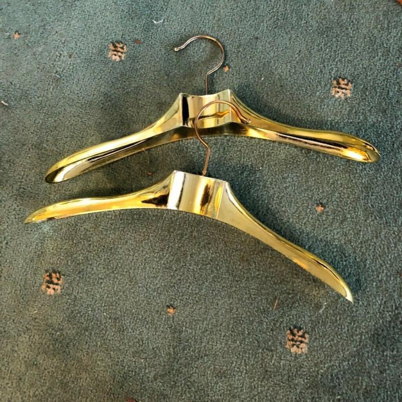 Gold display coathangers x 20