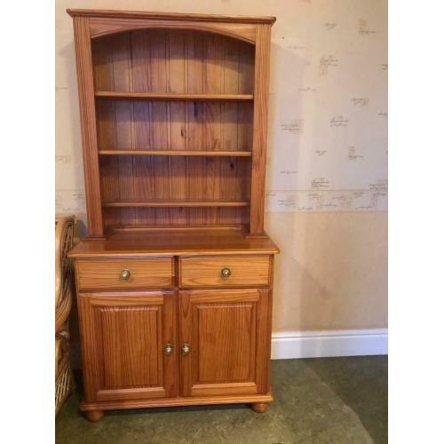 Dresser unit