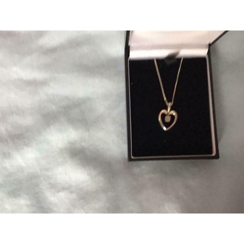 Silver Heart Necklace and Chain ( box ) ?5 house clearance