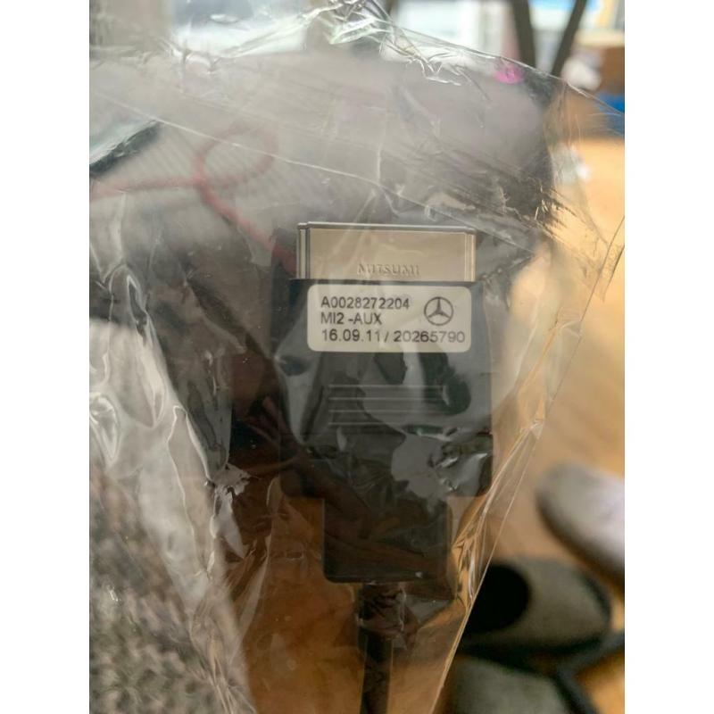 Mercedes Benz AUX IN media interface A0028272204 Mi2 To Audio Jack cable