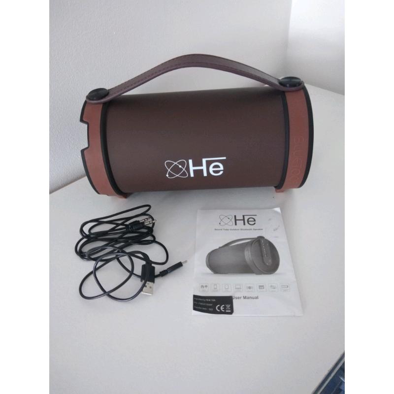 Bluetooth speaker with radio