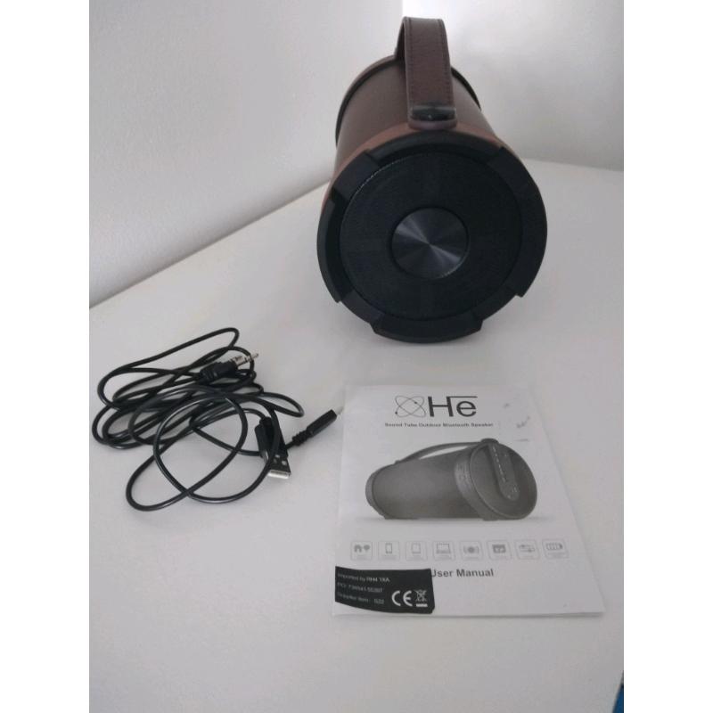 Bluetooth speaker with radio