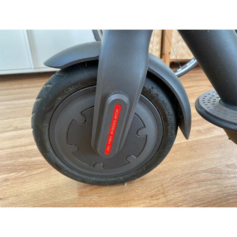 Xiaomi M365 Scooter with spare wheel set
