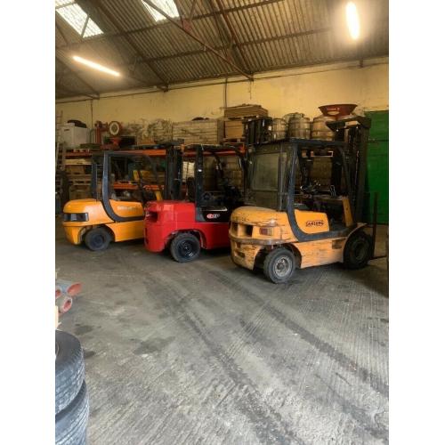 VARIETY OF FORKLIFTS FROM ?3000