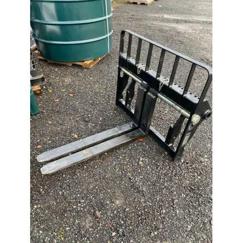 Manitou 625H forks. Brand new!!