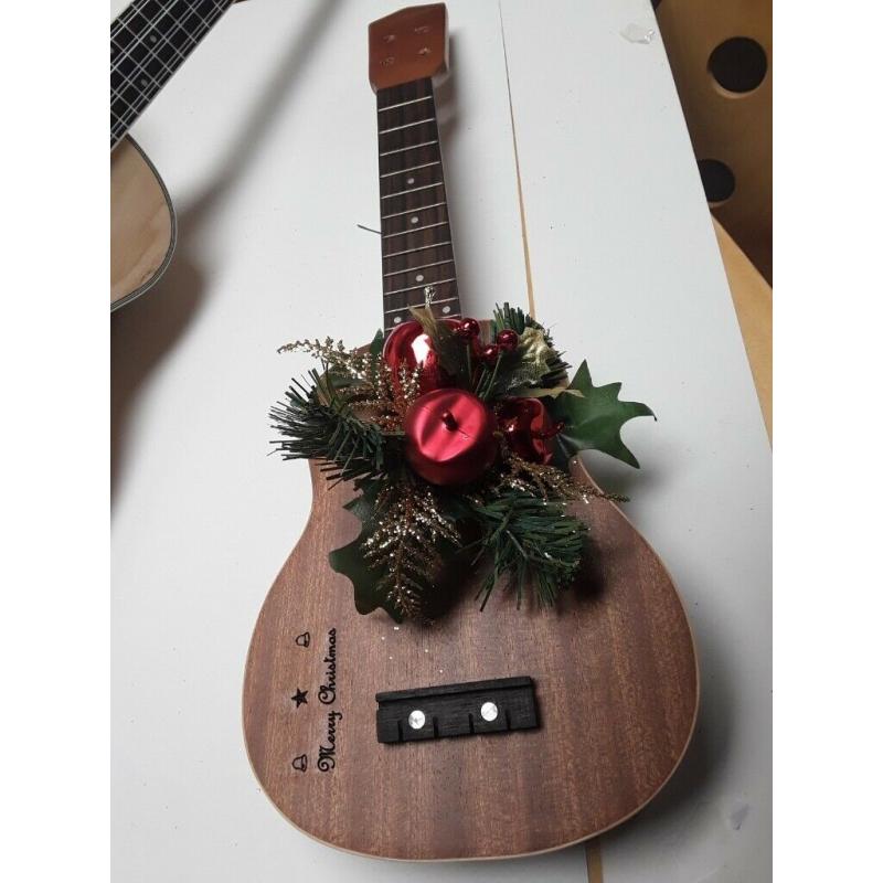 Beautiful Christmas Engraved Ukulele with Garland Flower