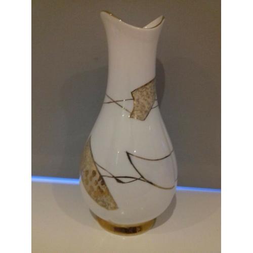 Royal Tara Ireland Fine Bone China Unusual Hand Painted Swirl Vase Harvest Gold