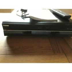 Toshiba RDXV59DTKB2 HDD & DVD/Video Cassette Recorder