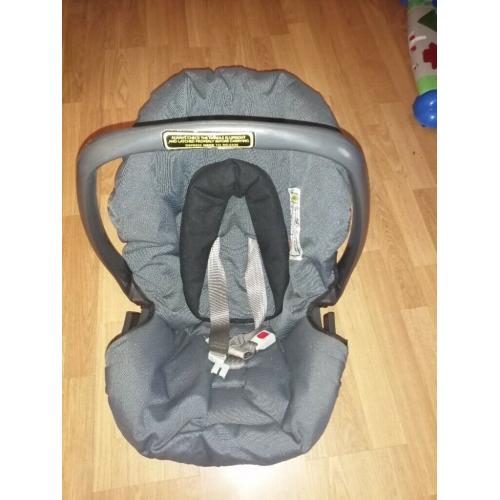 BRITAX Childrens Car Seat & Bath Seat Very Good Condition