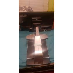 HumanWare SmartView Synergy PI 23 in video magnifier with advanced con