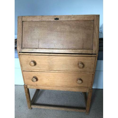 Wooden desk bureaux
