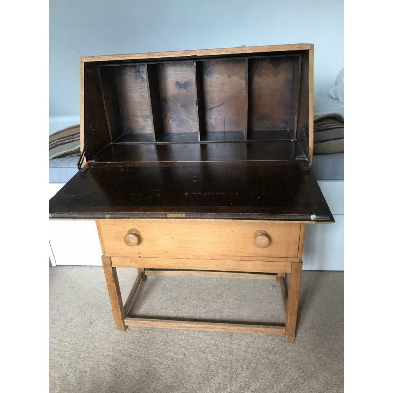 Wooden desk bureaux