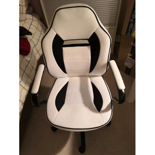Gaming chair (SOLD)