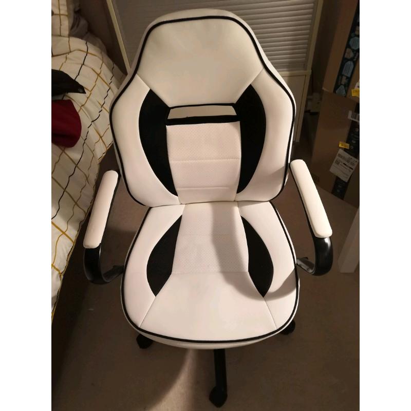 Gaming chair (SOLD)
