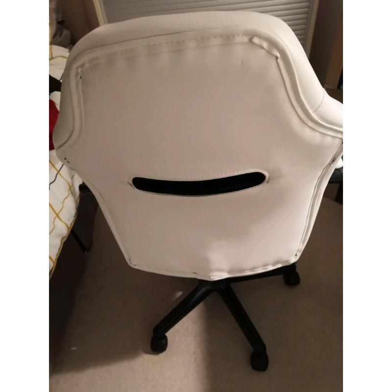Gaming chair (SOLD)