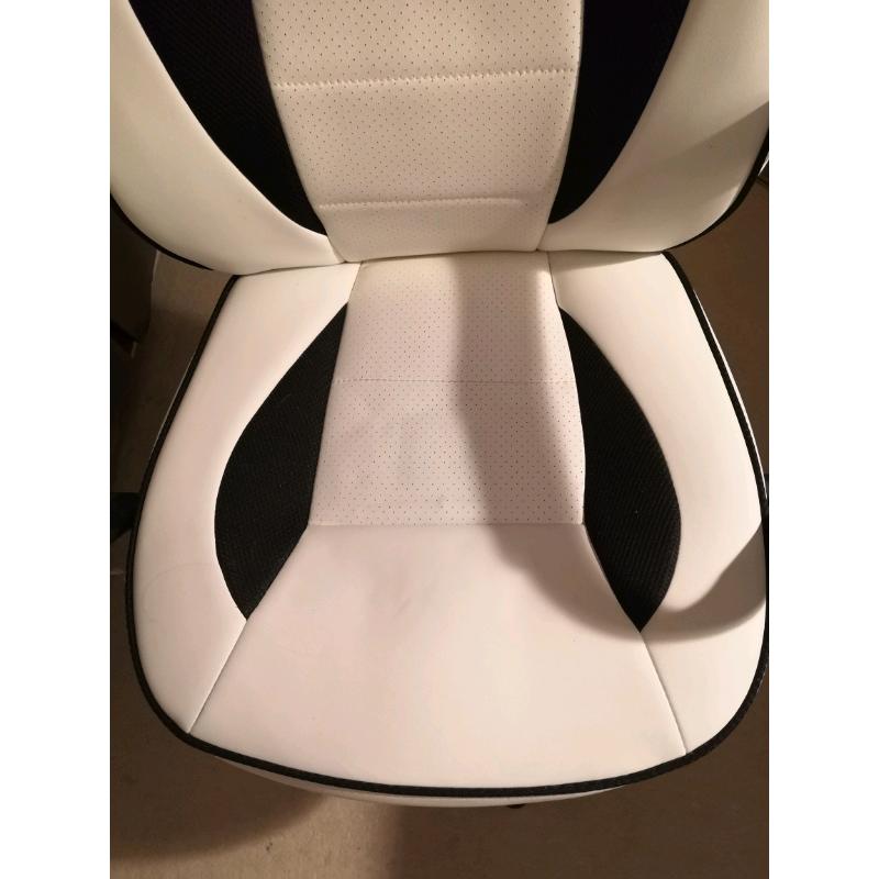 Gaming chair (SOLD)