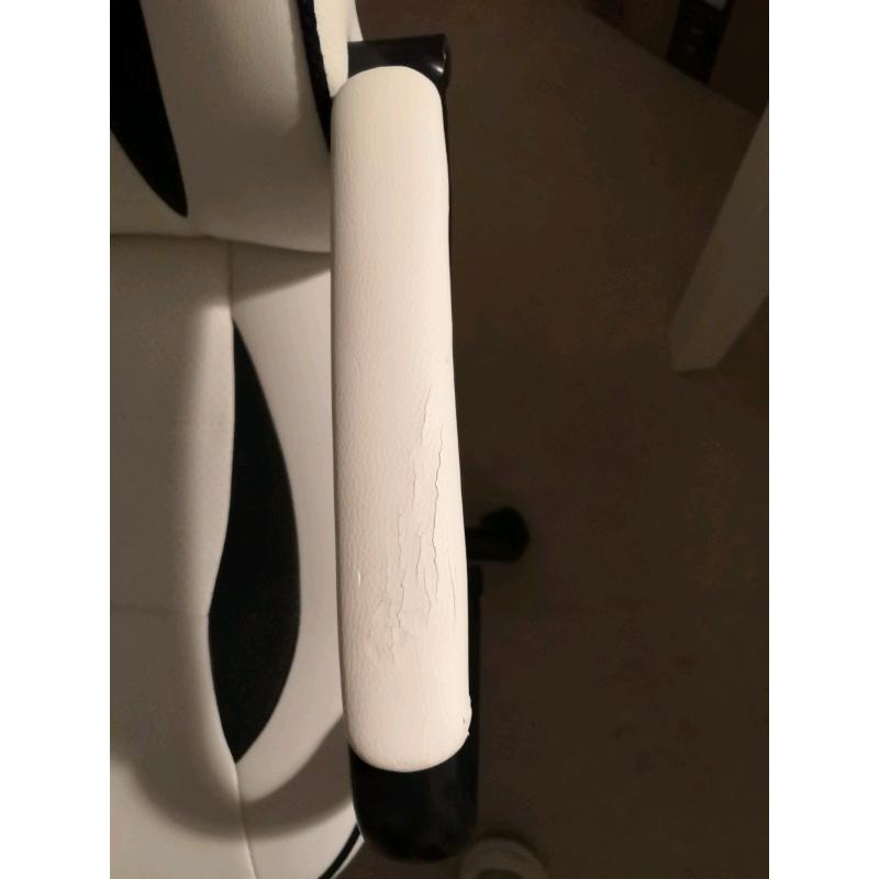 Gaming chair (SOLD)