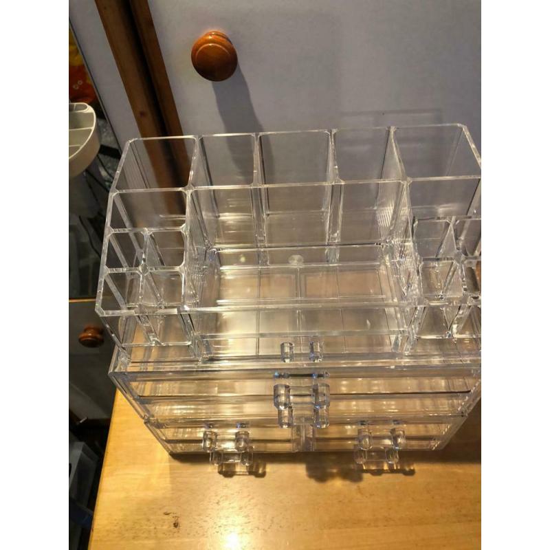 Makeup Organiser