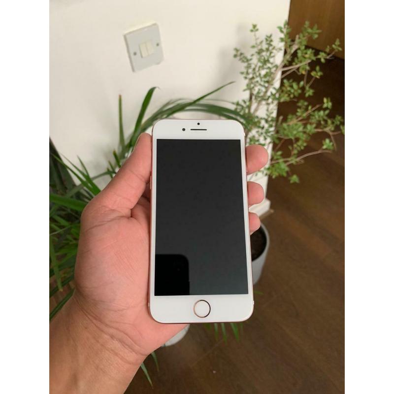 iPhone 7 rose gold 32gb unlocked. Immaculate condition