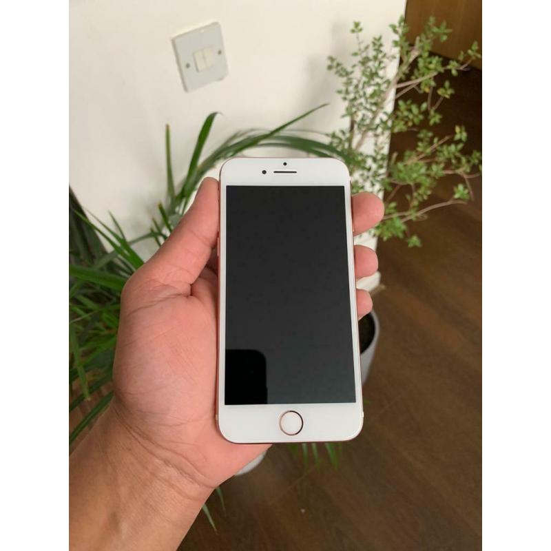iPhone 7 rose gold 32gb unlocked. Immaculate condition