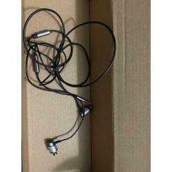 Super strong bass earphones by Betrons