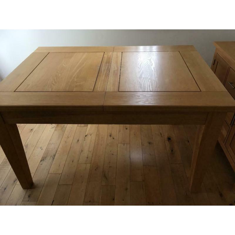 Solid oak table & 4 brown leather chairs in excellent condition: ?220
