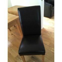Solid oak table & 4 brown leather chairs in excellent condition: ?220