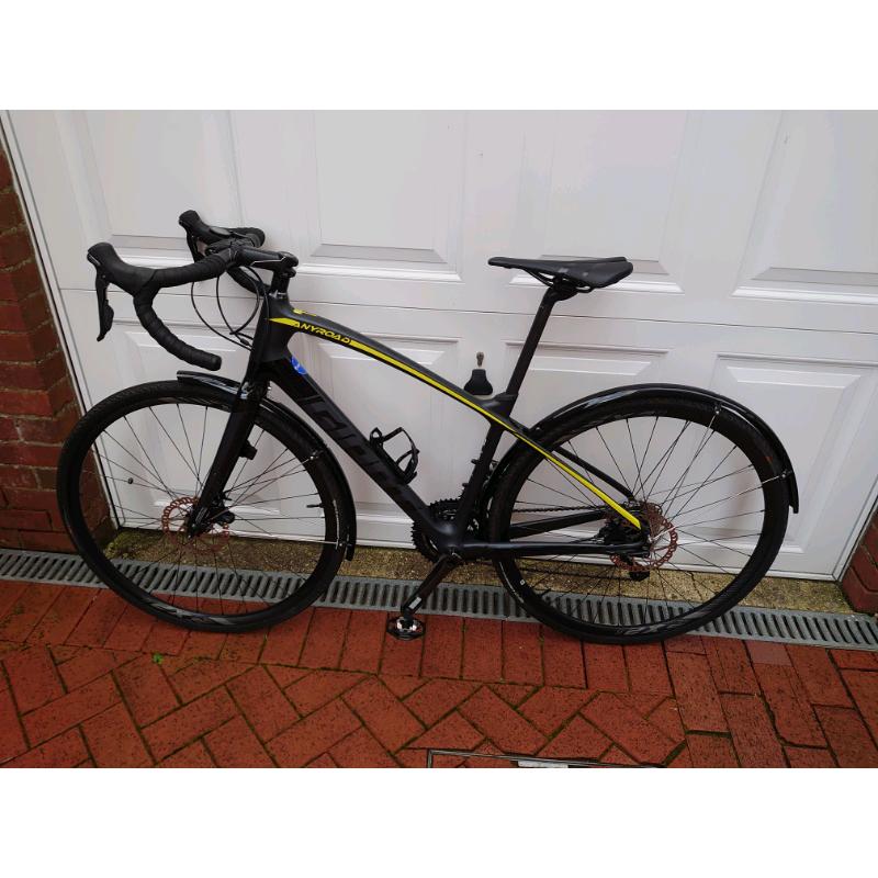 Giant Anyroad Cycle. Medium size. Use on road on Gravel.