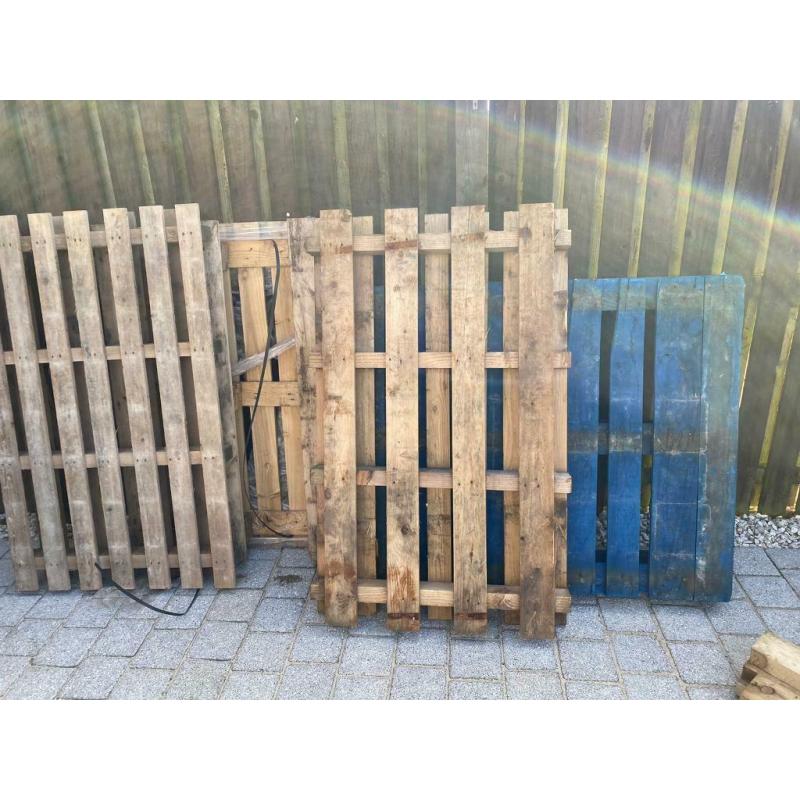 4 Pallets