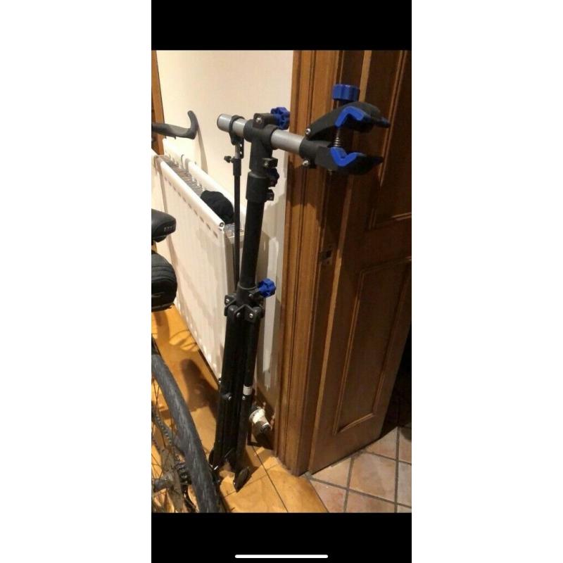 Mens cboardman road bike with stand