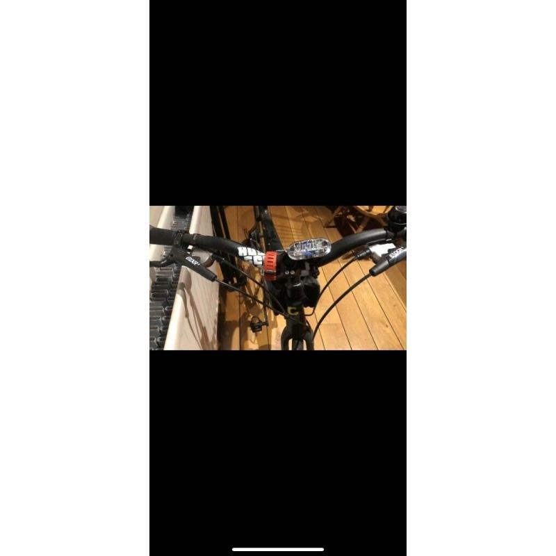 Mens cboardman road bike with stand