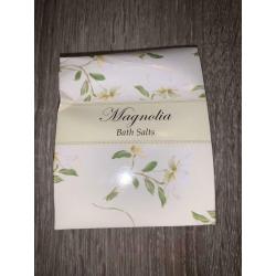 Magnolia bath salts