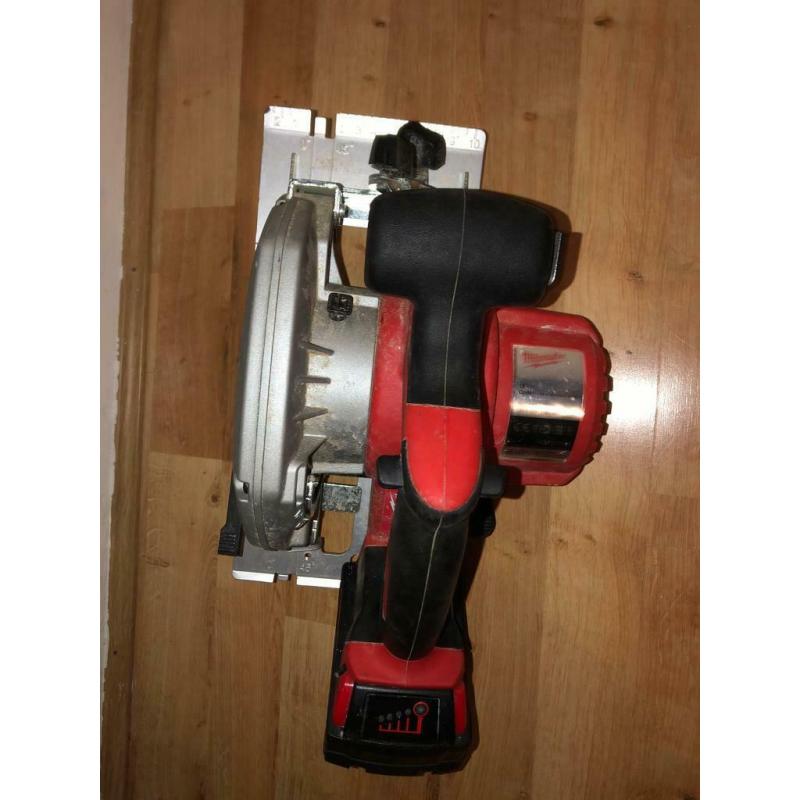 Milwaukee Circular saw with battery and charger
