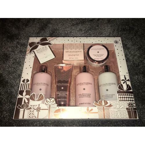 Women?s Xmas smellies gift set brand new Christmas gift