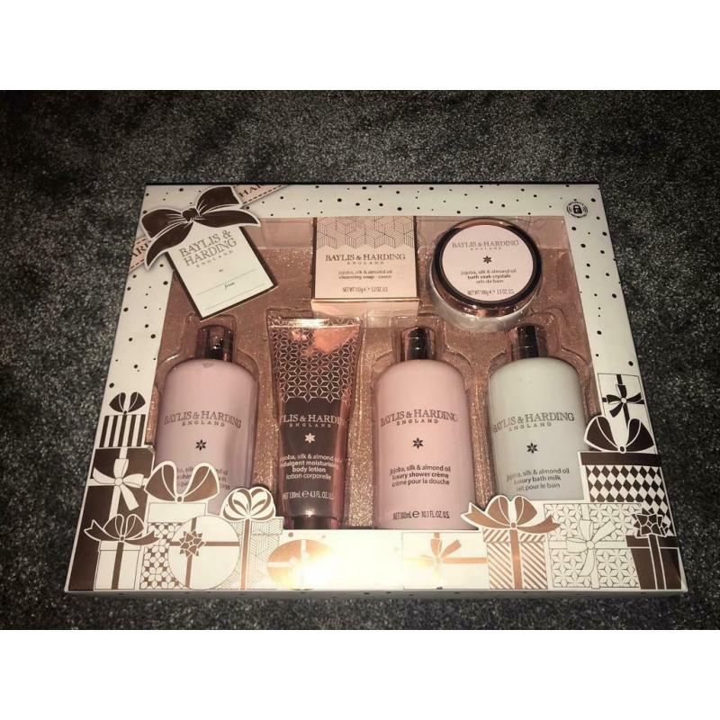 Women?s Xmas smellies gift set brand new Christmas gift