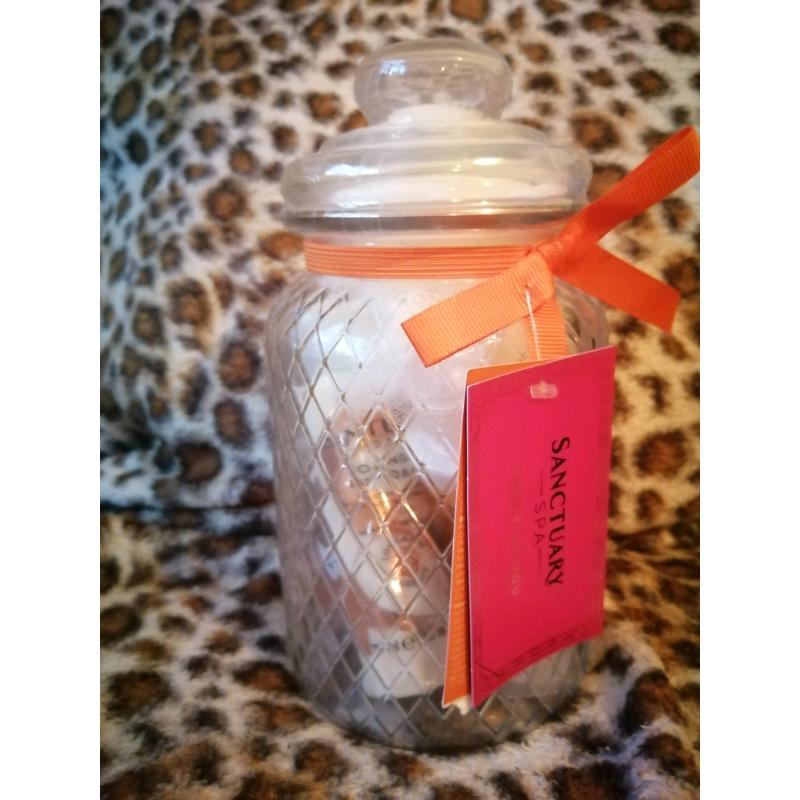 Sanctuary Spa jar gift set