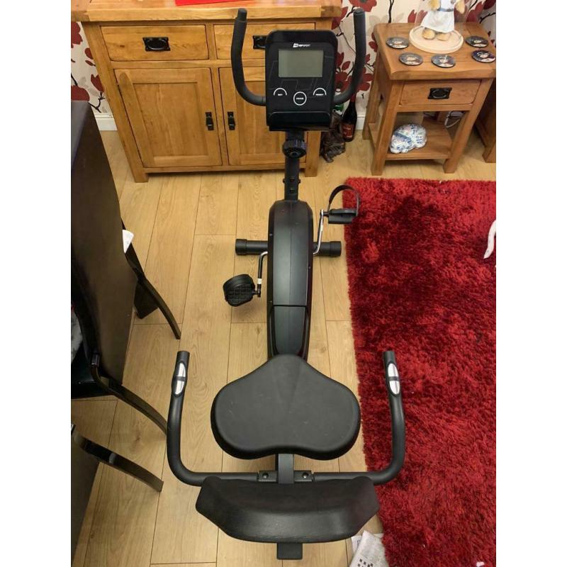 Recumbent exercise bike