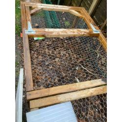 Chicken coop ,8 ft run in 2 half?s with 5 hens this years lay daily