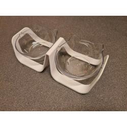 Tilted cat bowls with adjustable angle